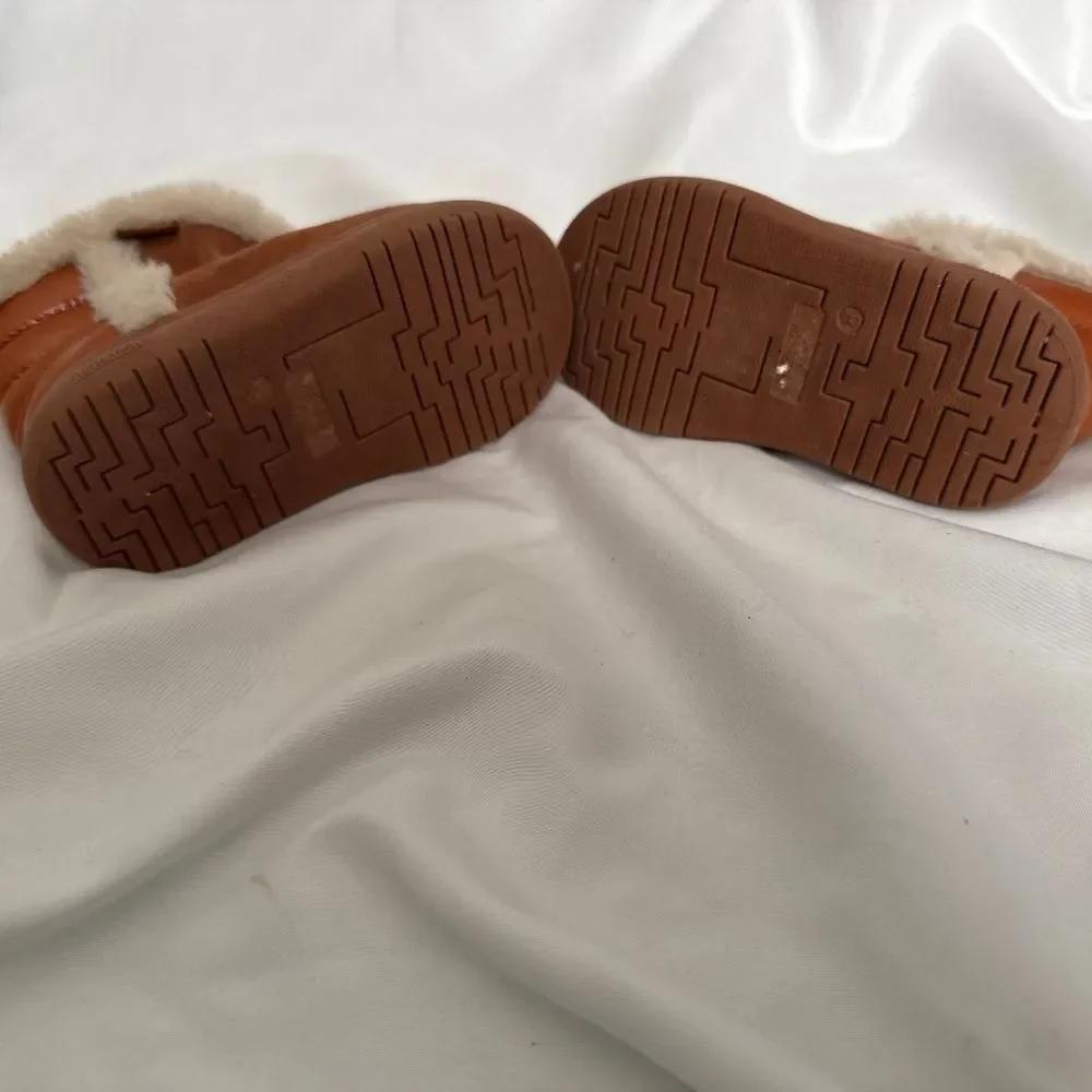 OshKosh B'gosh Cleopatra Tan Faux Fur Toddler Boots Size 8